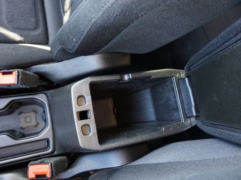 Used 2020 Jeep Renegade Latitude w/ Cold Weather Group image 19