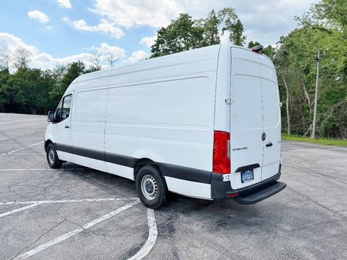Used 2021 Mercedes-Benz Sprinter 2500 w/ Bench Seat Package image 7