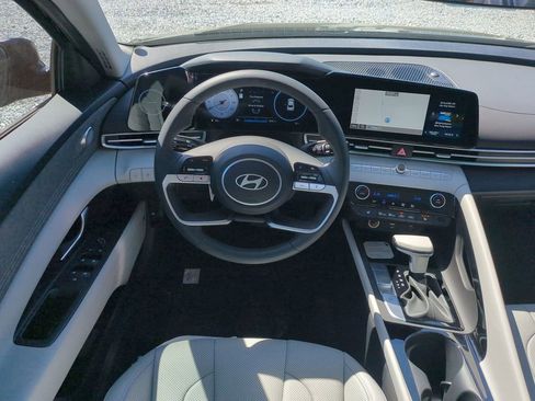 New 2026 Hyundai Elantra Limited image 17