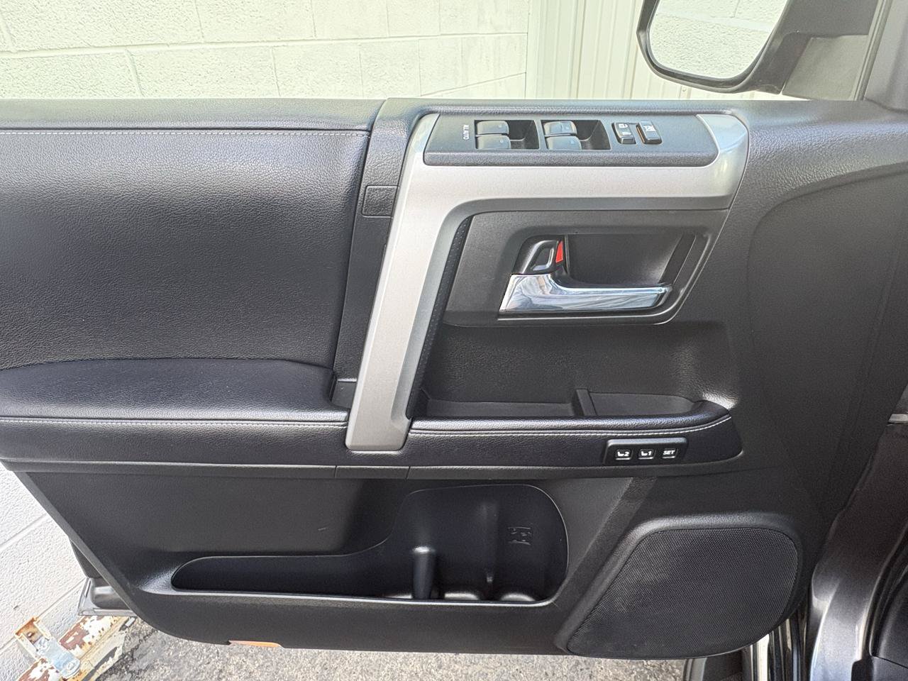 Used 2018 Toyota 4Runner Limited AWD/4WD image 13
