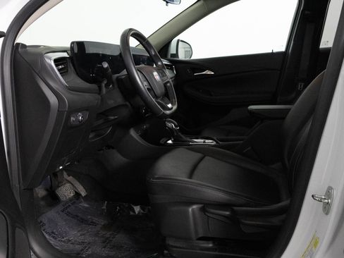 Used 2024 Buick Encore GX Sport Touring image 19
