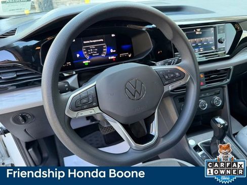 Used 2022 Volkswagen Taos S image 18