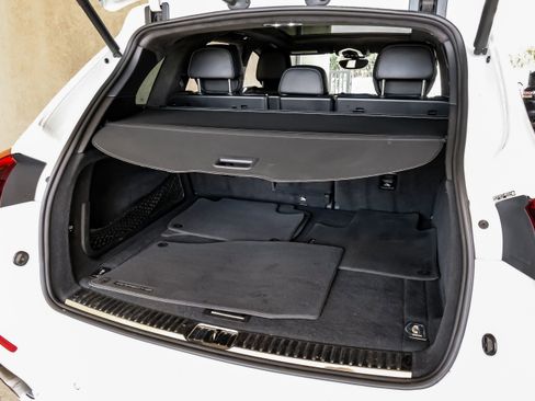 Used 2015 Porsche Cayenne Turbo w/ Premium Plus Package image 44