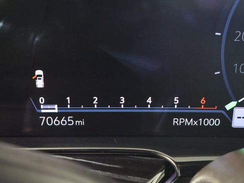 Used 2023 Cadillac Escalade ESV Sport image 18