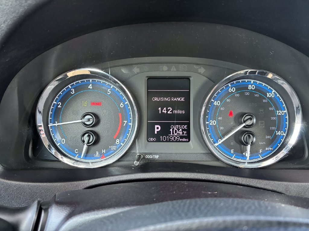 Used 2018 Toyota Corolla LE FWD image 18