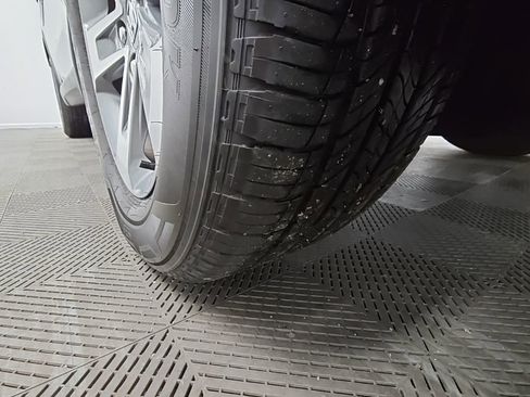 Used 2025 Honda Pilot EX-L image 49