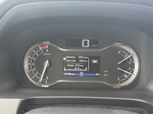 Used 2017 Honda Pilot Elite image 27