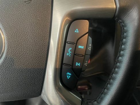 Used 2018 Chevrolet Express 3500 w/ Driver Convenience Package RWD image 12