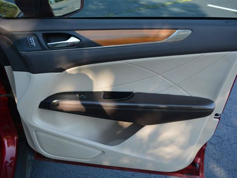 Used 2017 Lincoln MKC Select w/ Select Plus Package FWD image 16