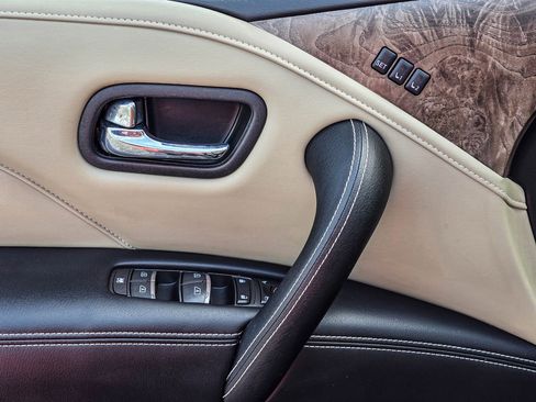 Used 2023 INFINITI QX80 Premium Select w/ All-Season Package image 14