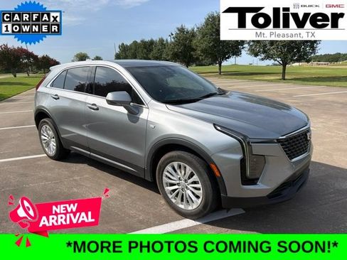 Used 2024 Cadillac XT4 Luxury w/ Cold Weather Package FWD image 1