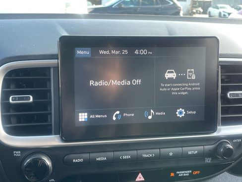 Used 2025 Hyundai Venue SEL image 20