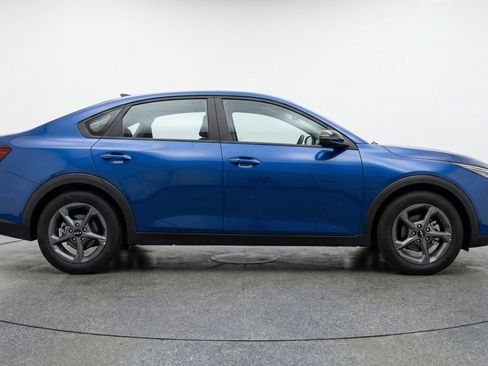 Used 2025 Kia K4 LXS FWD image 11