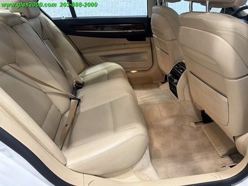 Used 2015 BMW 750Li RWD image 10