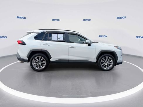 Used 2022 Toyota RAV4 Limited FWD image 9