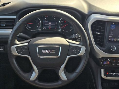 Used 2022 GMC Acadia SLE image 16