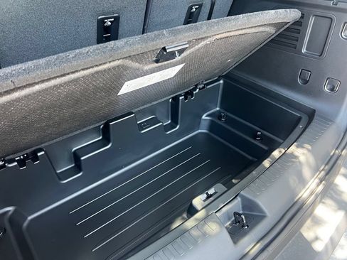 New 2026 Chevrolet Traverse LT w/ Midnight/Sport Edition FWD image 12