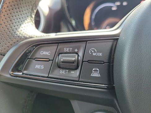 Used 2025 Alfa Romeo Tonale AWD/4WD image 20