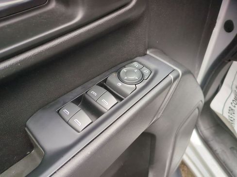 Used 2019 Chevrolet Silverado 1500 Custom w/ Custom Value Package image 12