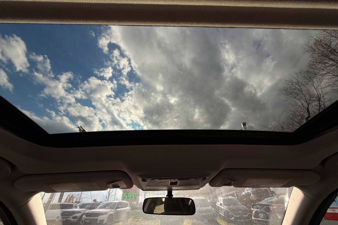 Used 2015 INFINITI Q50 AWD w/ Moonroof Package image 26