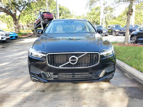 Certified 2021 Volvo XC60 T5 Momentum w/ Premium Package image 2