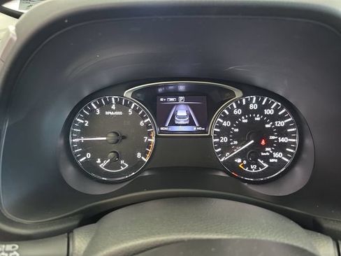 Used 2019 Nissan Pathfinder S AWD/4WD image 17
