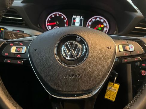 Certified 2021 Volkswagen Passat 2.0T S image 21