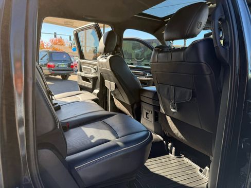 Used 2018 RAM 1500 Limited image 11