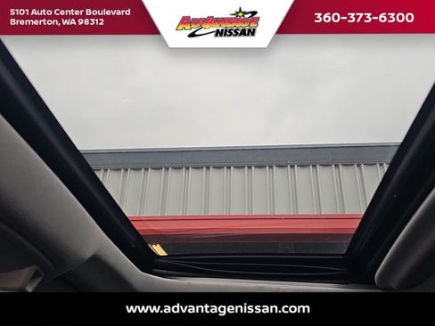 Used 2017 Cadillac Escalade ESV Premium Luxury AWD/4WD image 16