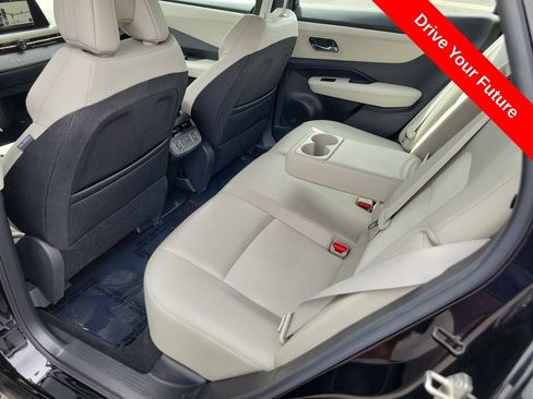 Used 2023 Nissan Ariya FWD image 25