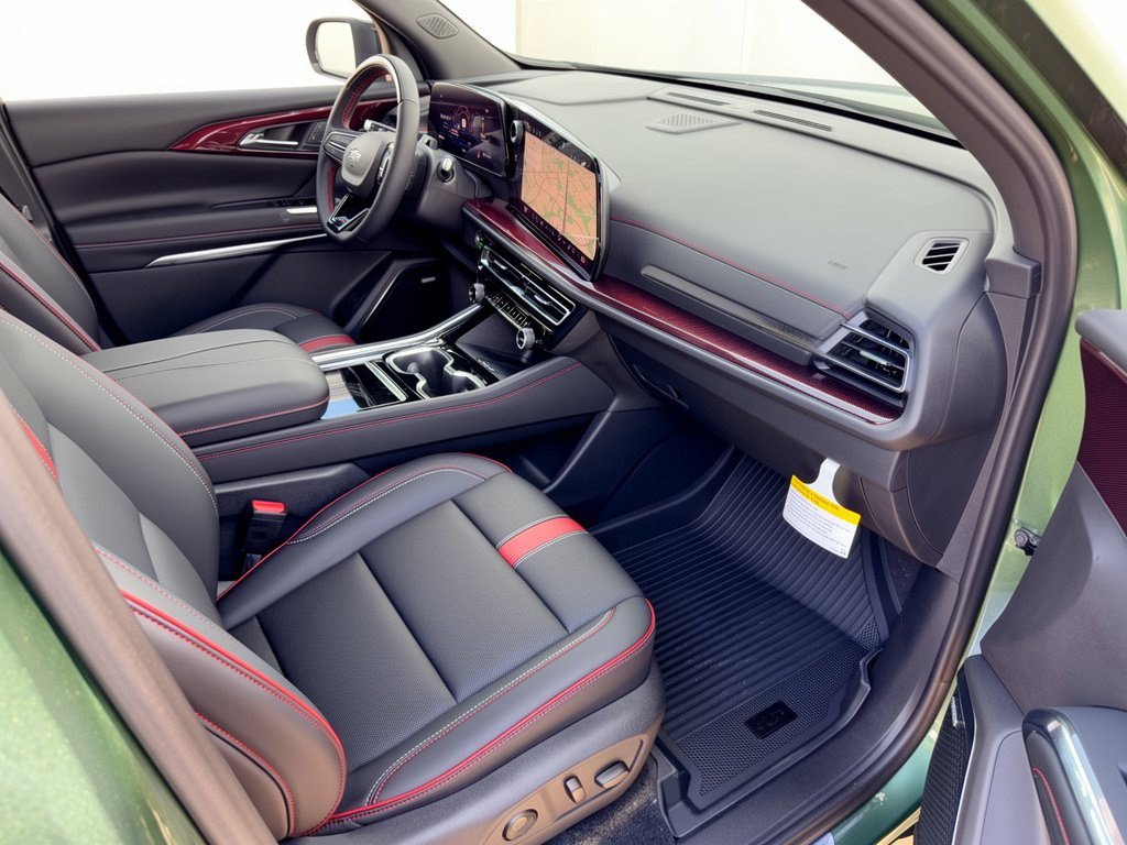 New 2027 Chevrolet Traverse RS w/ LPO, Floor Liner Package FWD image 30