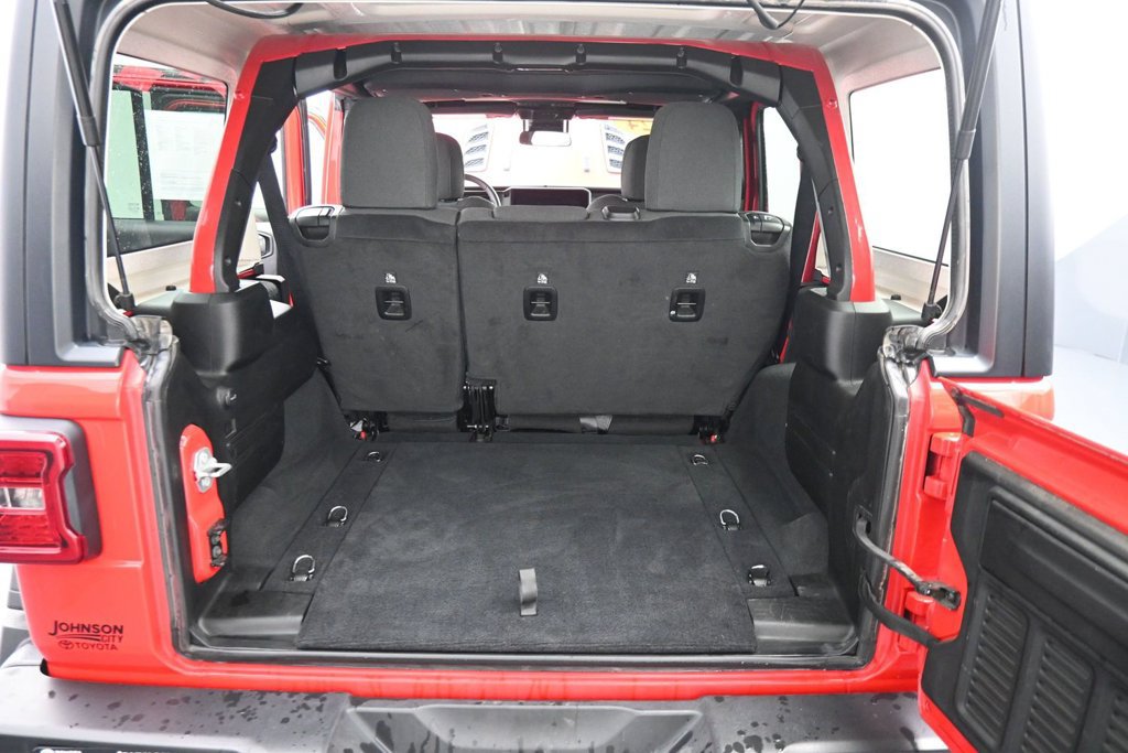 Used 2024 Jeep Wrangler Unlimited Rubicon AWD/4WD image 22