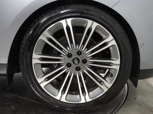 Used 2024 Land Rover Range Rover Sport SE image 12