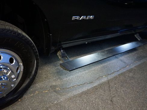 Used 2024 RAM 3500 Laramie image 31