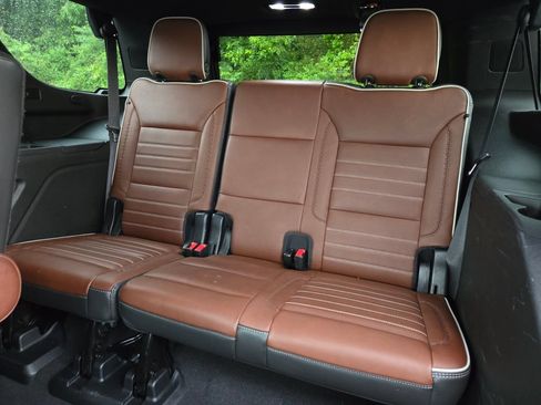 Used 2023 GMC Yukon Denali Ultimate AWD/4WD image 12
