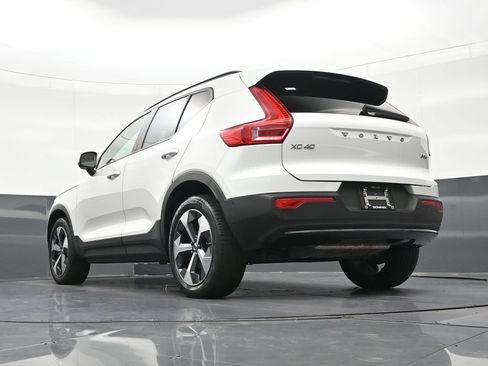 Used 2024 Volvo XC40 B5 Plus w/ Climate Package AWD/4WD image 28