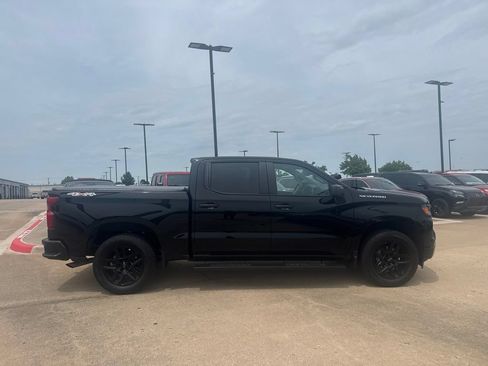 Used 2025 Chevrolet Silverado 1500 Custom AWD/4WD image 2