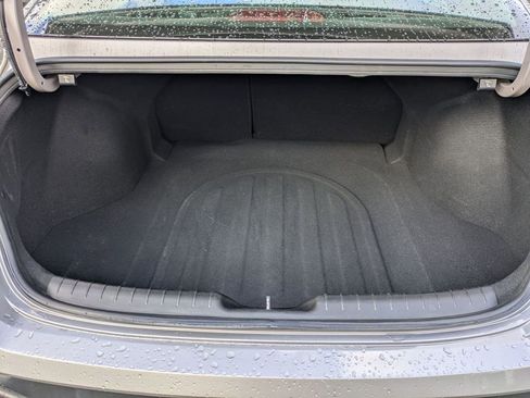 Certified 2025 Hyundai Elantra Limited image 28