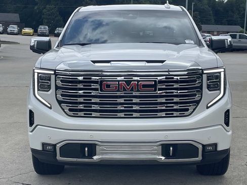 Used 2023 GMC Sierra 1500 Denali w/ Denali Reserve Package AWD/4WD image 6