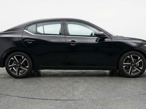 Used 2025 Nissan Sentra SV FWD image 11