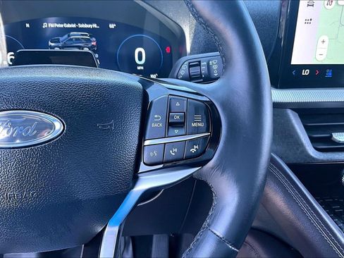 Used 2025 Ford Explorer Platinum w/ Ultimate Package AWD/4WD image 19