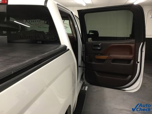Used 2017 Chevrolet Silverado 1500 High Country image 40
