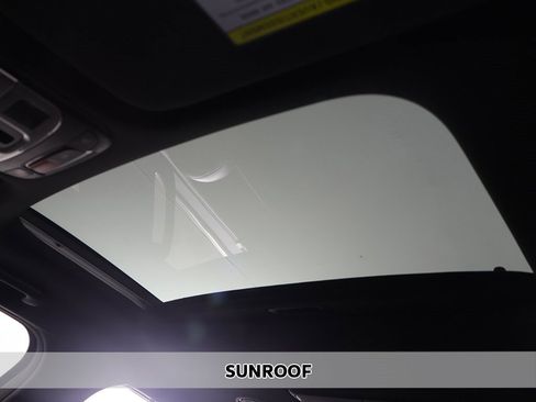 Used 2024 Kia Telluride EX w/ EX Captain's Chair Package image 4