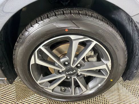 Used 2024 Kia Forte LXS image 12