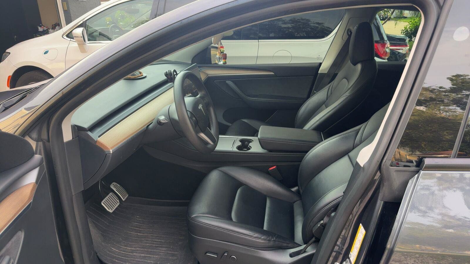 Used 2023 Tesla Model Y Long Range AWD/4WD image 5