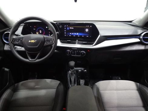 Used 2024 Chevrolet Trax LT FWD image 28
