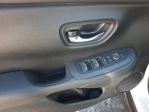 Certified 2023 Honda HR-V EX-L image 12