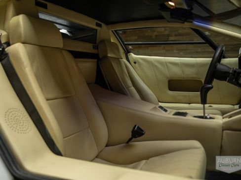 Used 1989 Lamborghini Countach Coupe RWD image 21