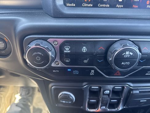 Used 2023 Jeep Wrangler Unlimited w/ Sun & Screen Package AWD/4WD image 29