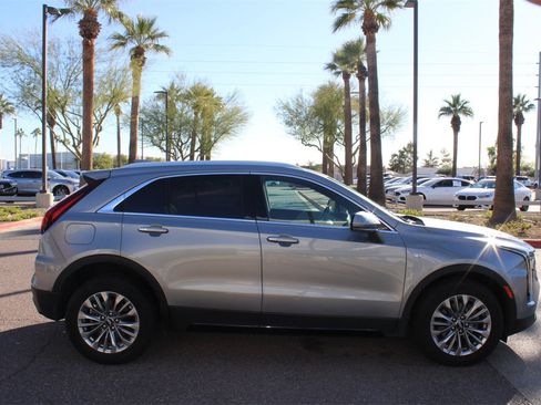 Used 2024 Cadillac XT4 Premium Luxury image 6